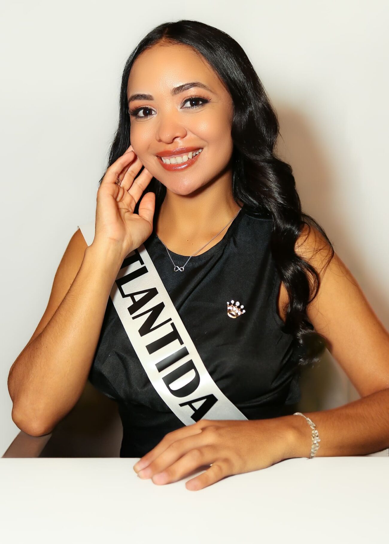 Keniadariela Galeasmartinez Miss Belleza Honduras Atlántida
