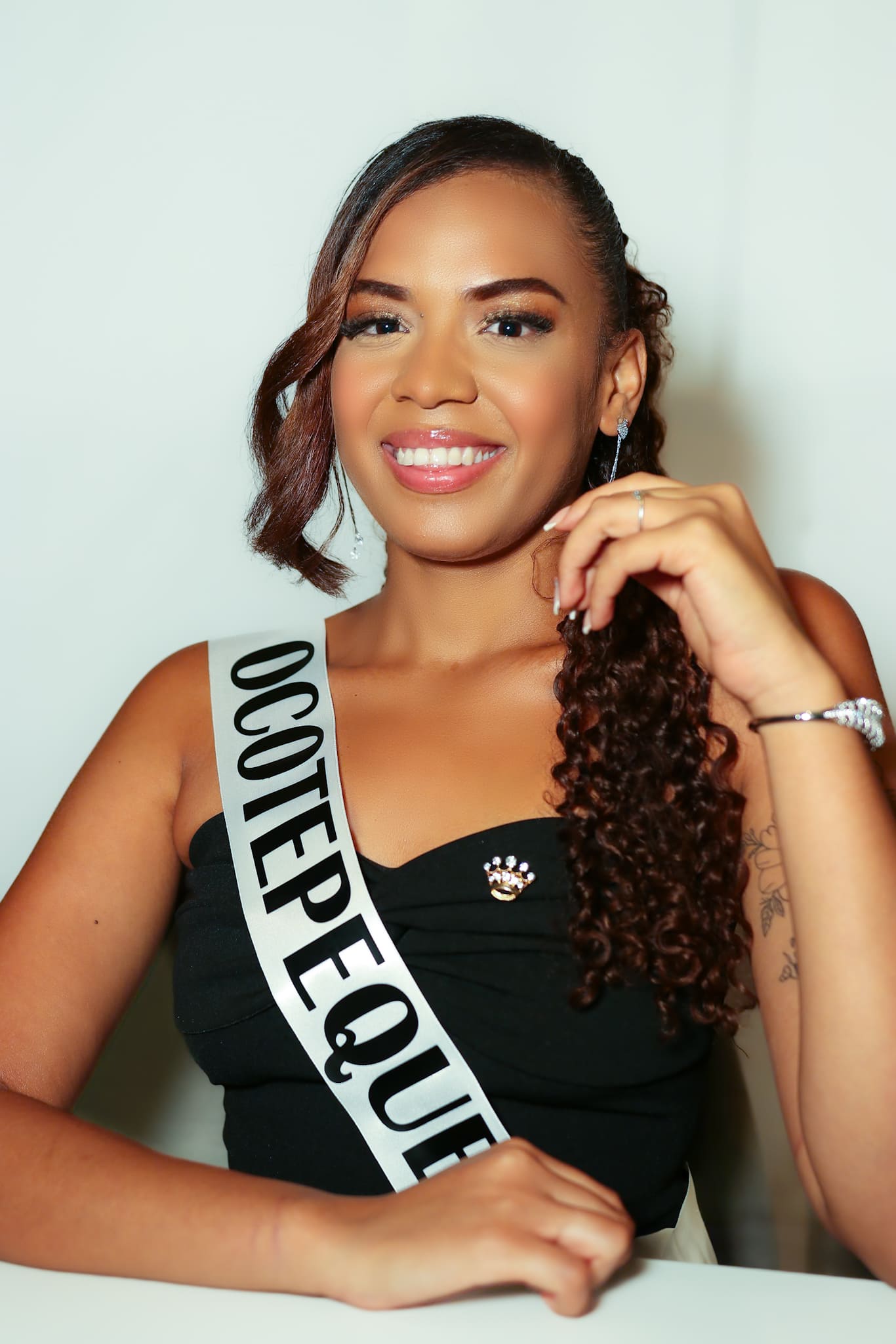 Alejandra Larios - Ocotepeque - Miss Belleza Honduras